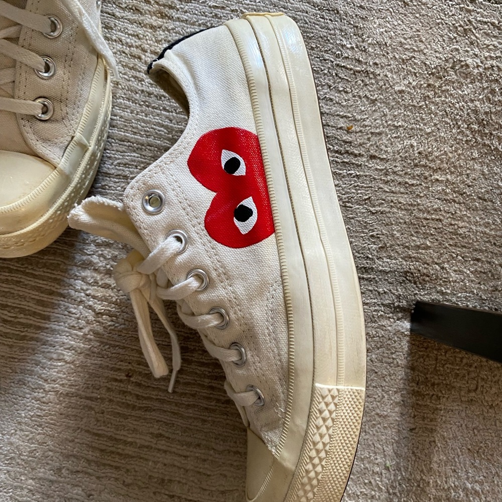 Comme des Garcons White and Red Sneakers - Picture 5 of 12